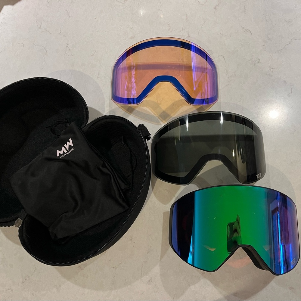 MW Ski Goggles with Interchangeable Lenses